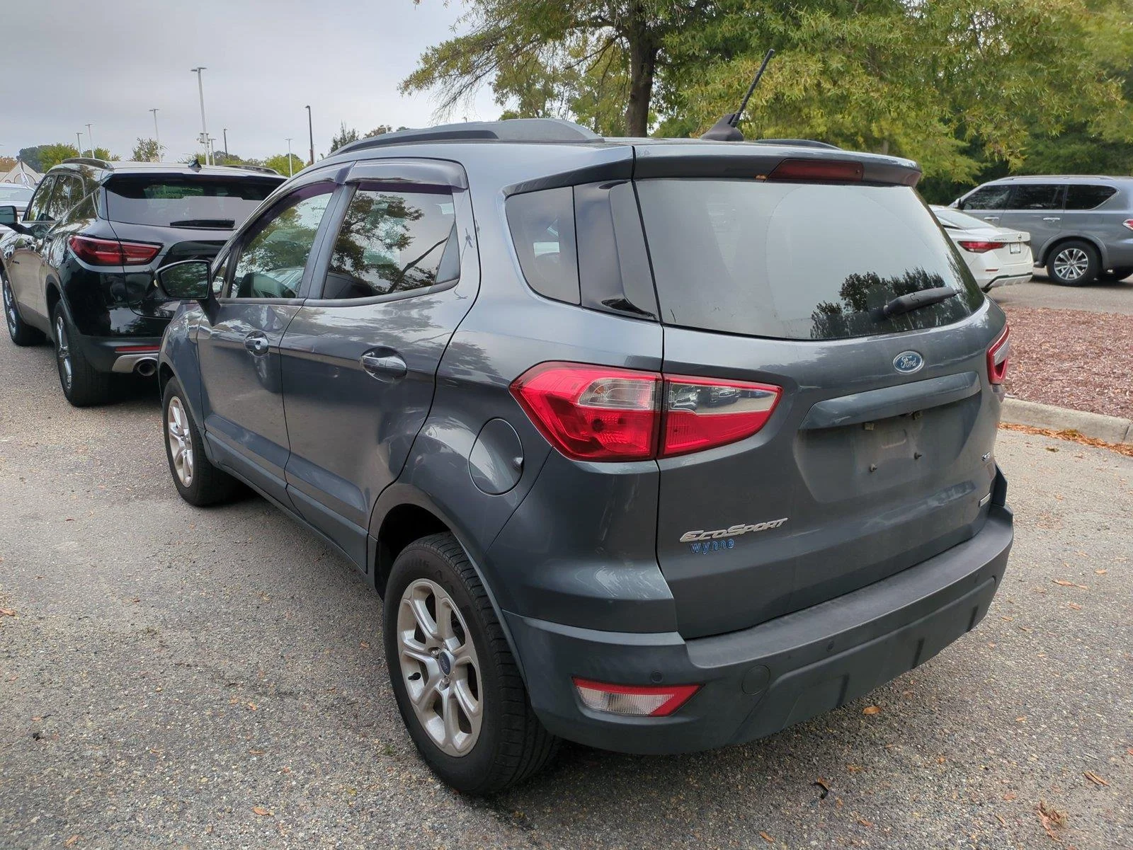 Used 2019 Smoke Metallic Ford SE image 6