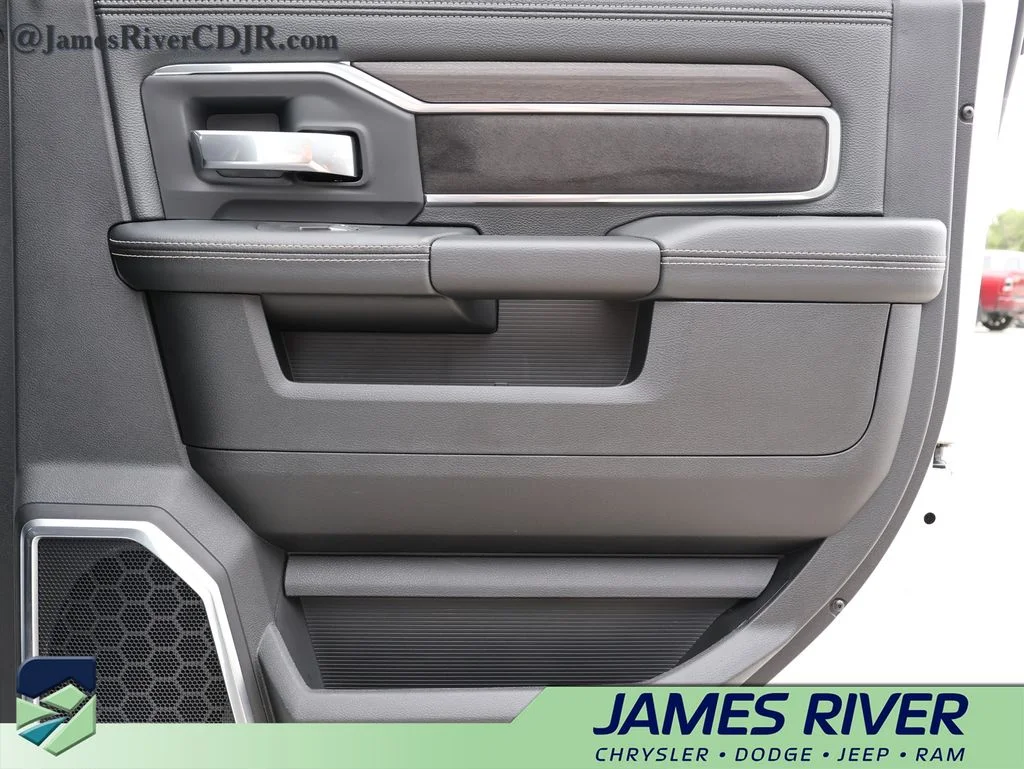 2025 RAM Ram 3500 Pickup Laramie - Photo 11