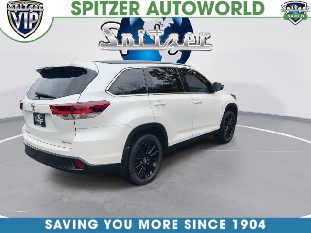 Used 2019 White Toyota SE image 16