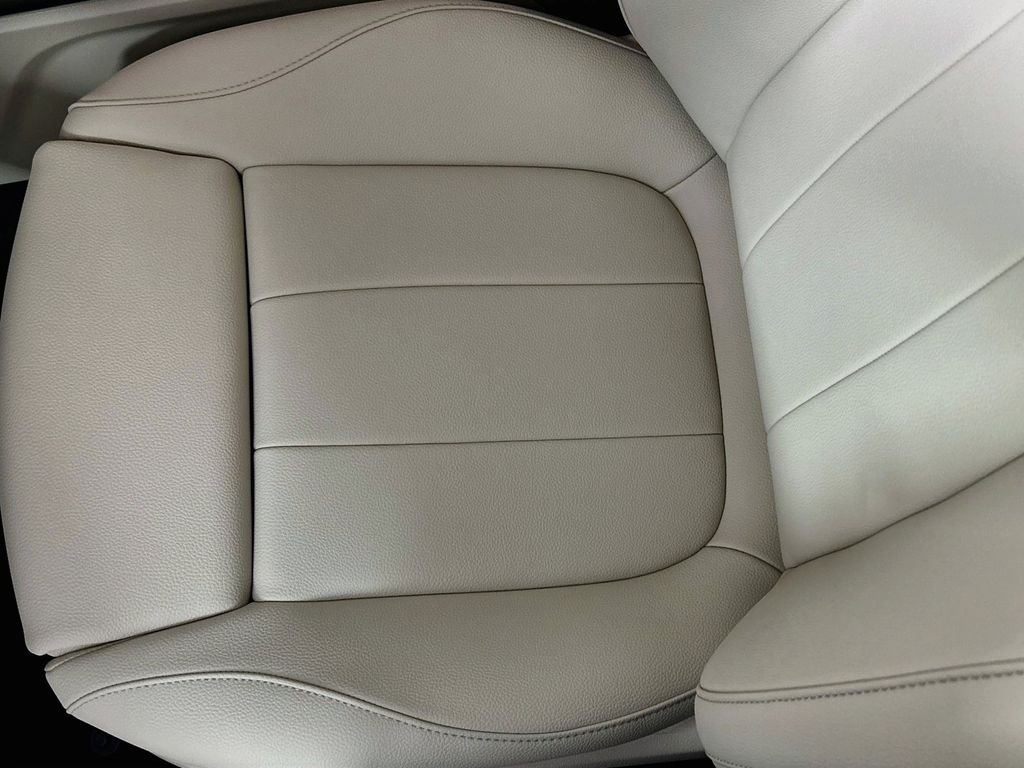 New 2026 Mountain Grey Metallic Mercedes-Benz GLA 250 image 17
