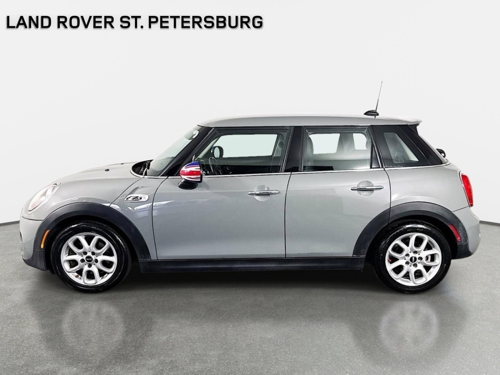 Used 2019 Gray Metallic MINI Classic image 8