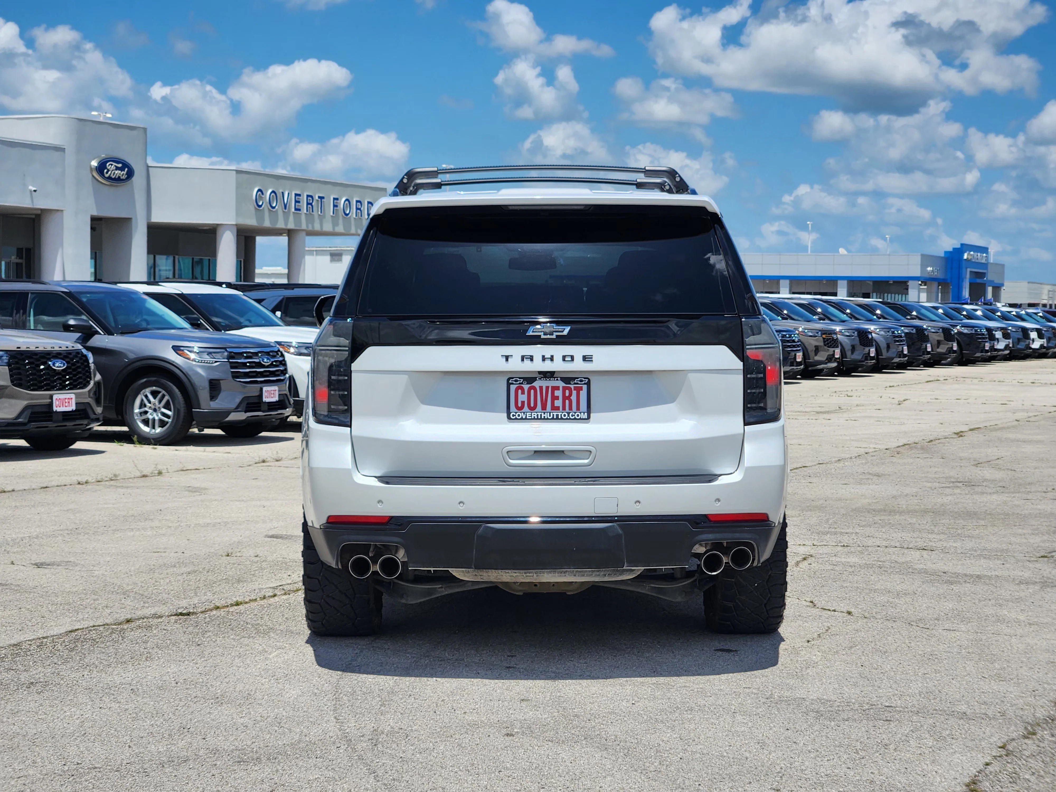 Used 2025 Iridescent Pearl Tricoat Chevrolet Z71 image 6