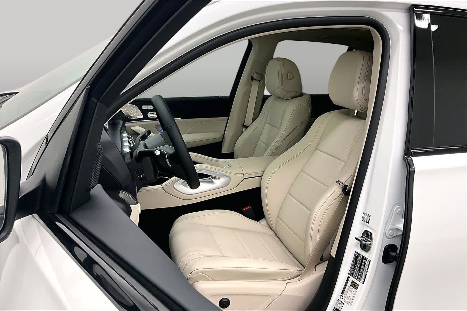 New 2026 MANUFAKTUR Moonlight White Metallic Mercedes-Benz GLE 350 image 9