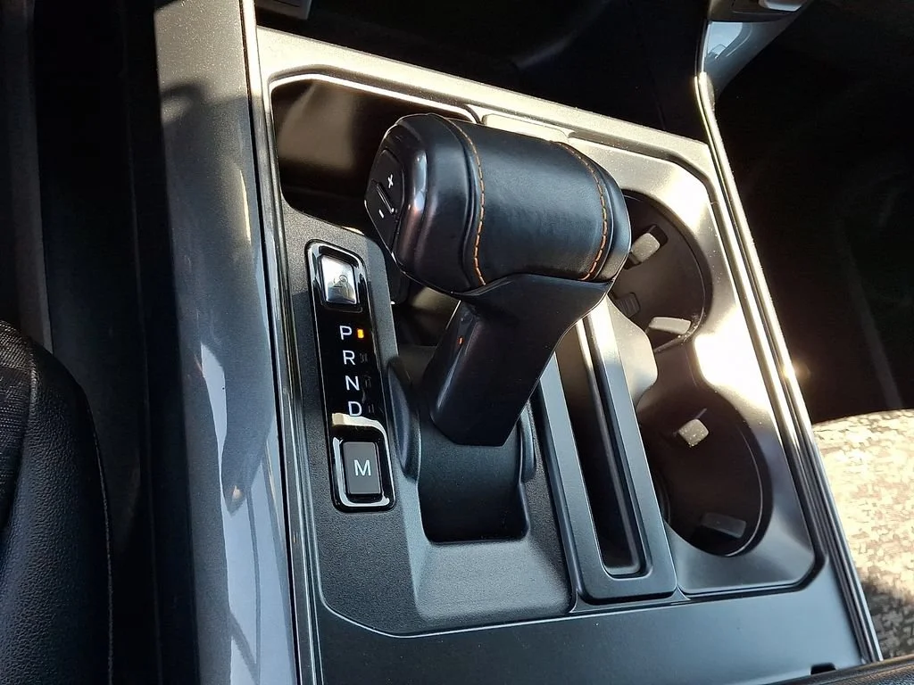 Used 2022  Ford XL image 22