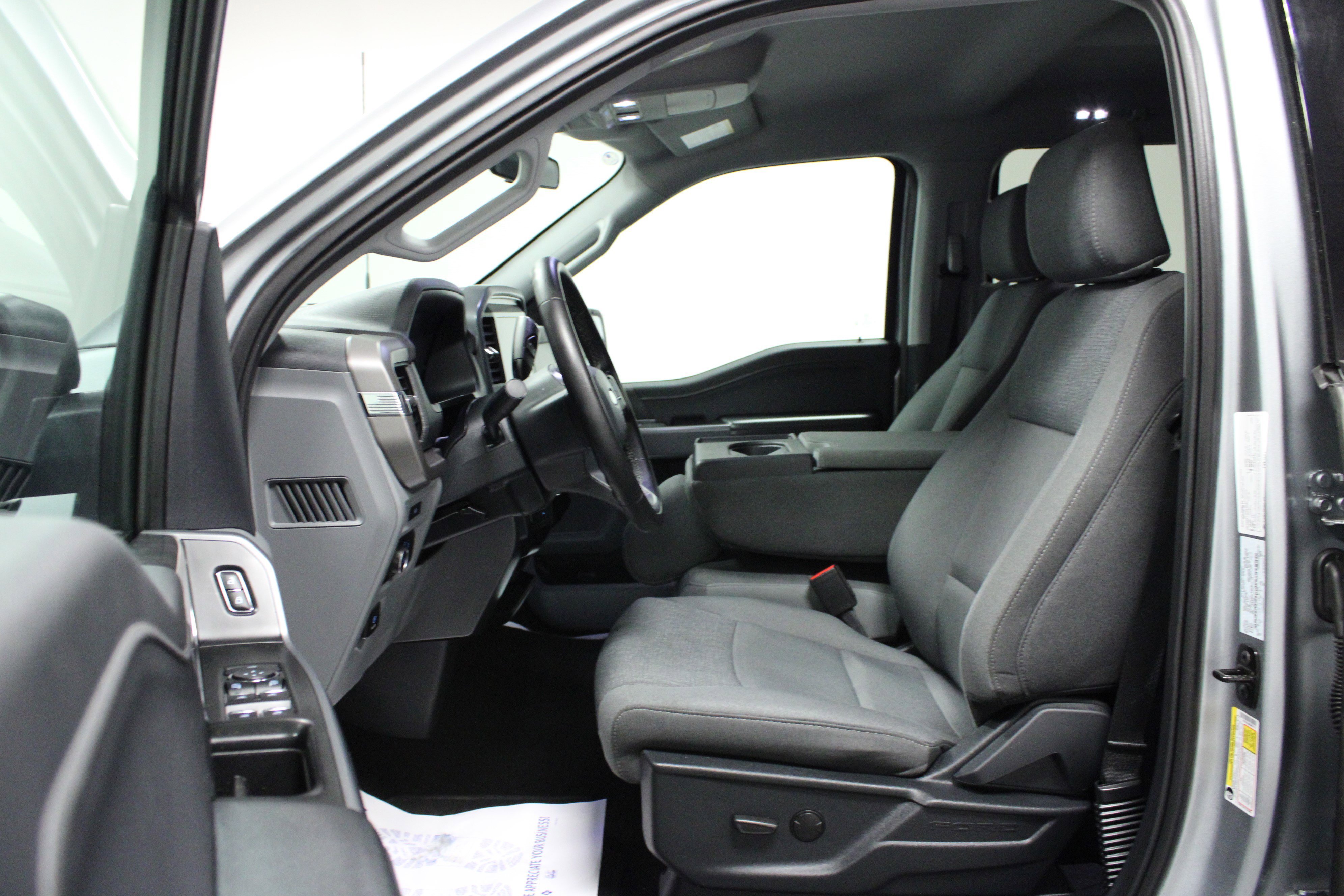 Used 2025 Iconic Silver Metallic Ford XLT image 12