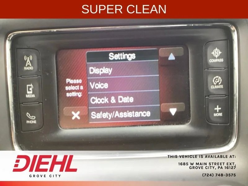 Used 2015 Red Dodge SXT image 29