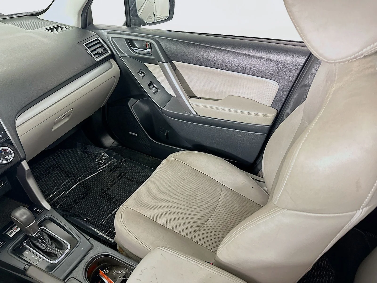 Used 2016 Dark Gray Metallic Subaru 2.5i Touring image 28