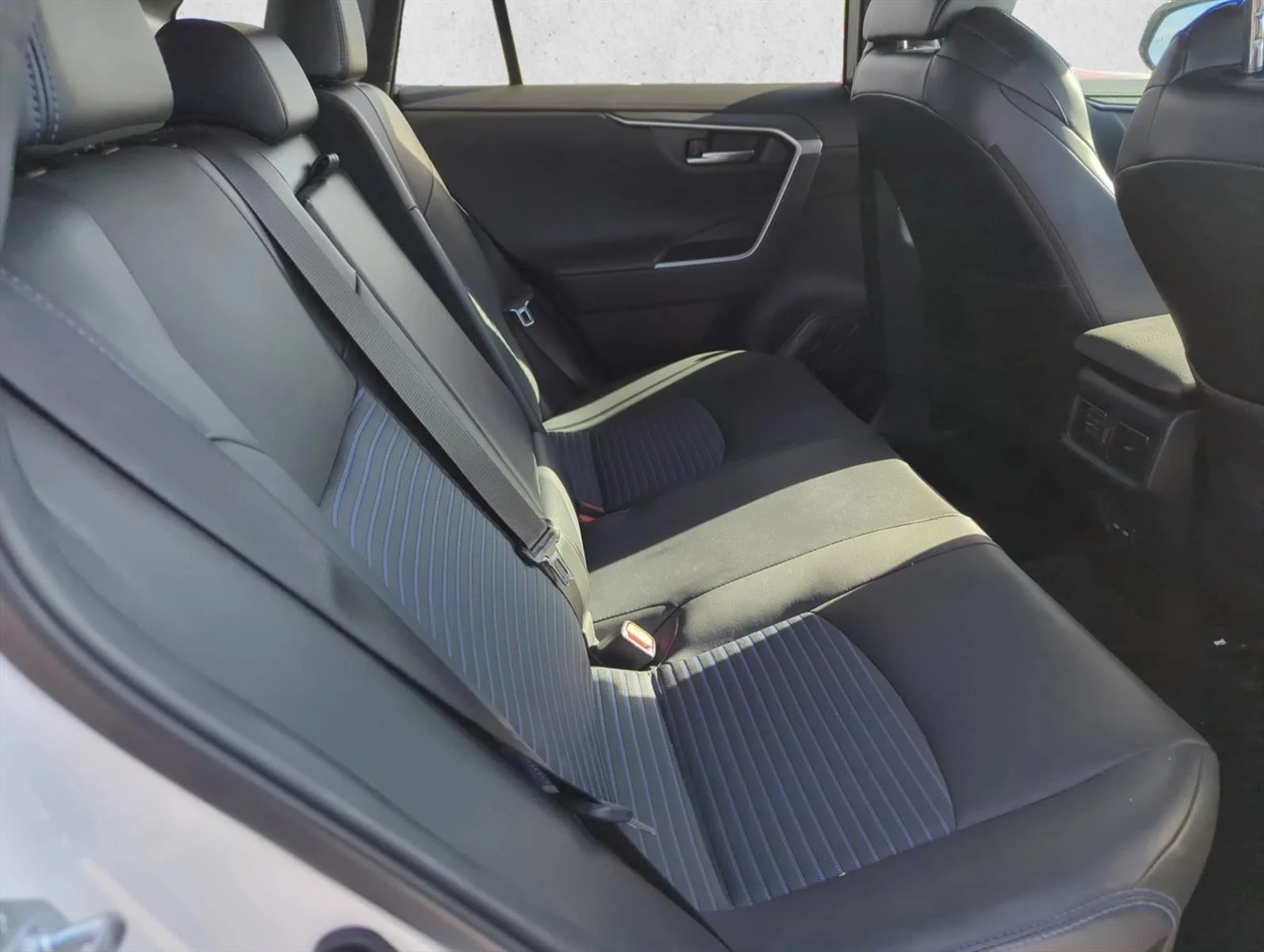 Used 2024 Wind Chill Pearl/Midnight Black Metallic Toyota Hybrid XSE image 22