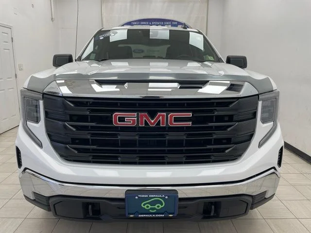 Certified Used 2024 White GMC  image 18
