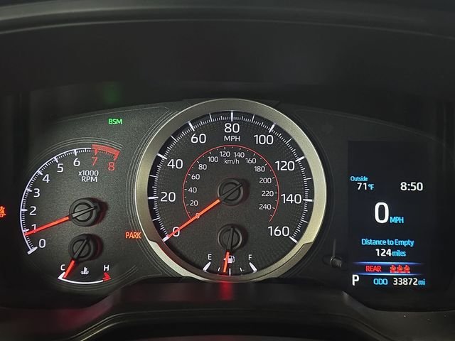 Used 2020  Toyota SE image 18