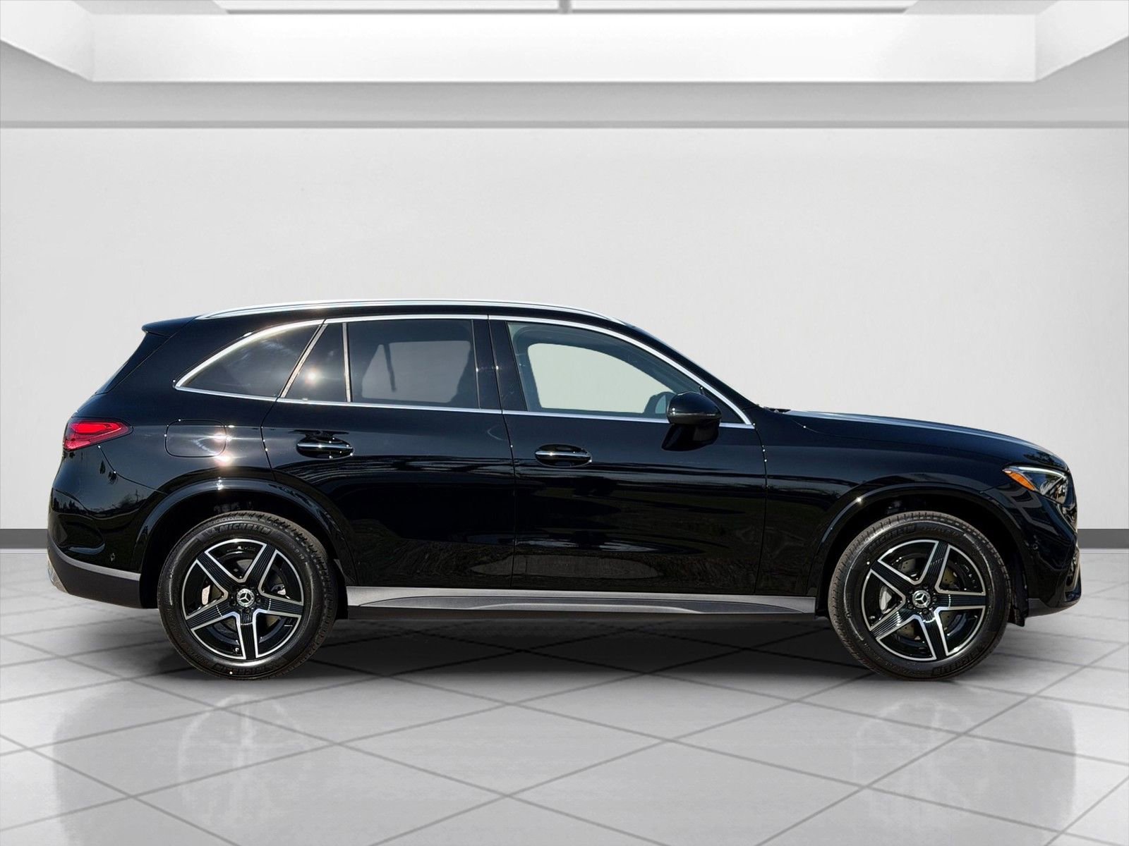 New 2026 Black Mercedes-Benz GLC 300 image 25