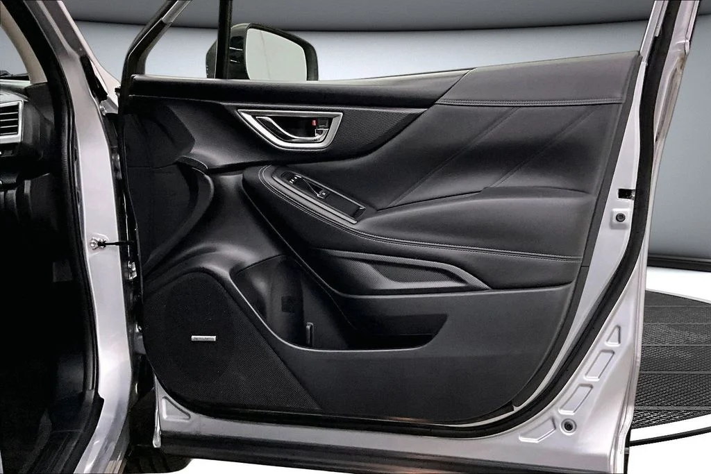 Used 2021 Silver Subaru Limited image 29