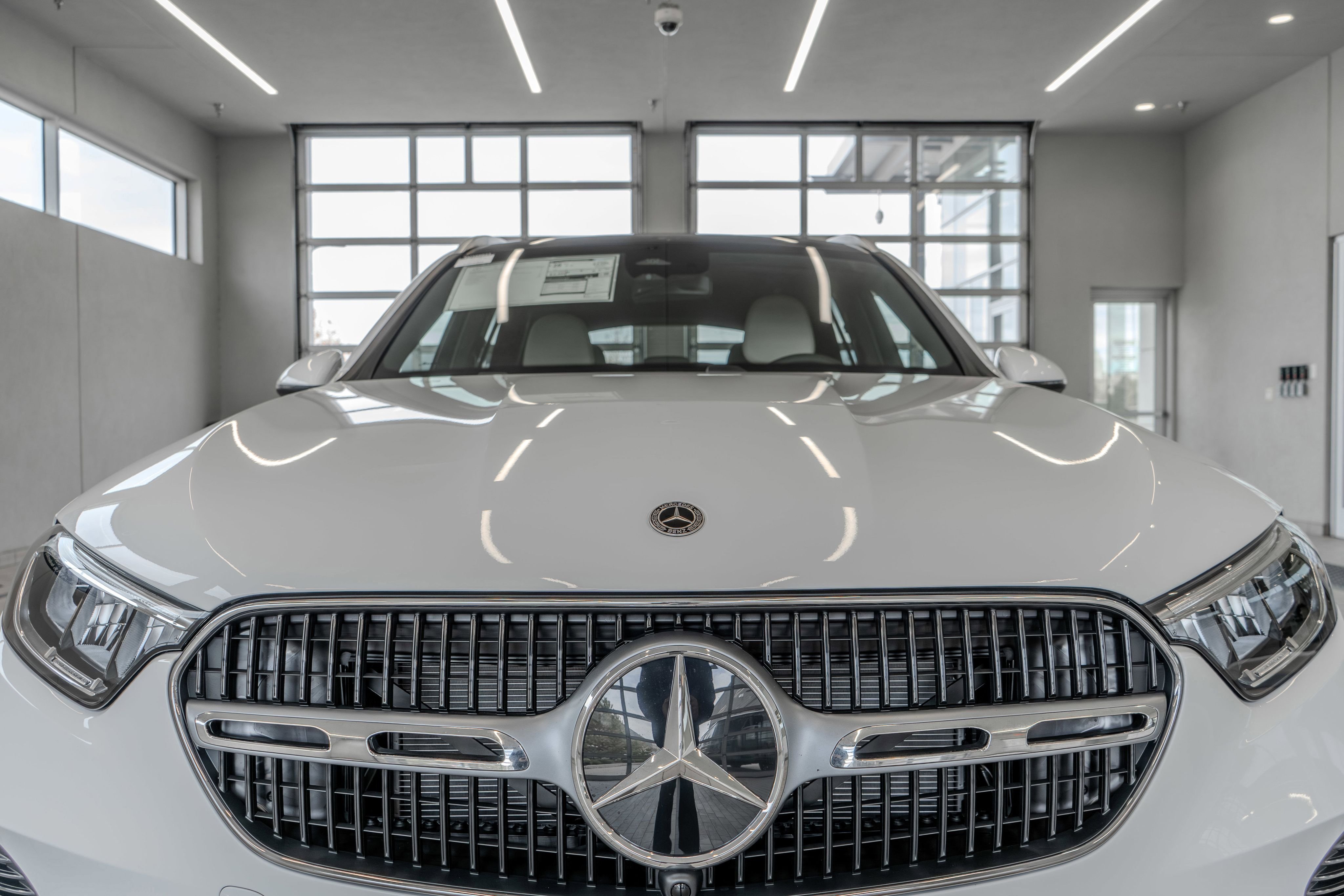 New 2026 Polar White Mercedes-Benz GLC 300 image 23