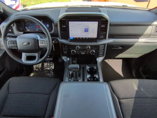 New 2026 Oxford White Ford XLT image 15
