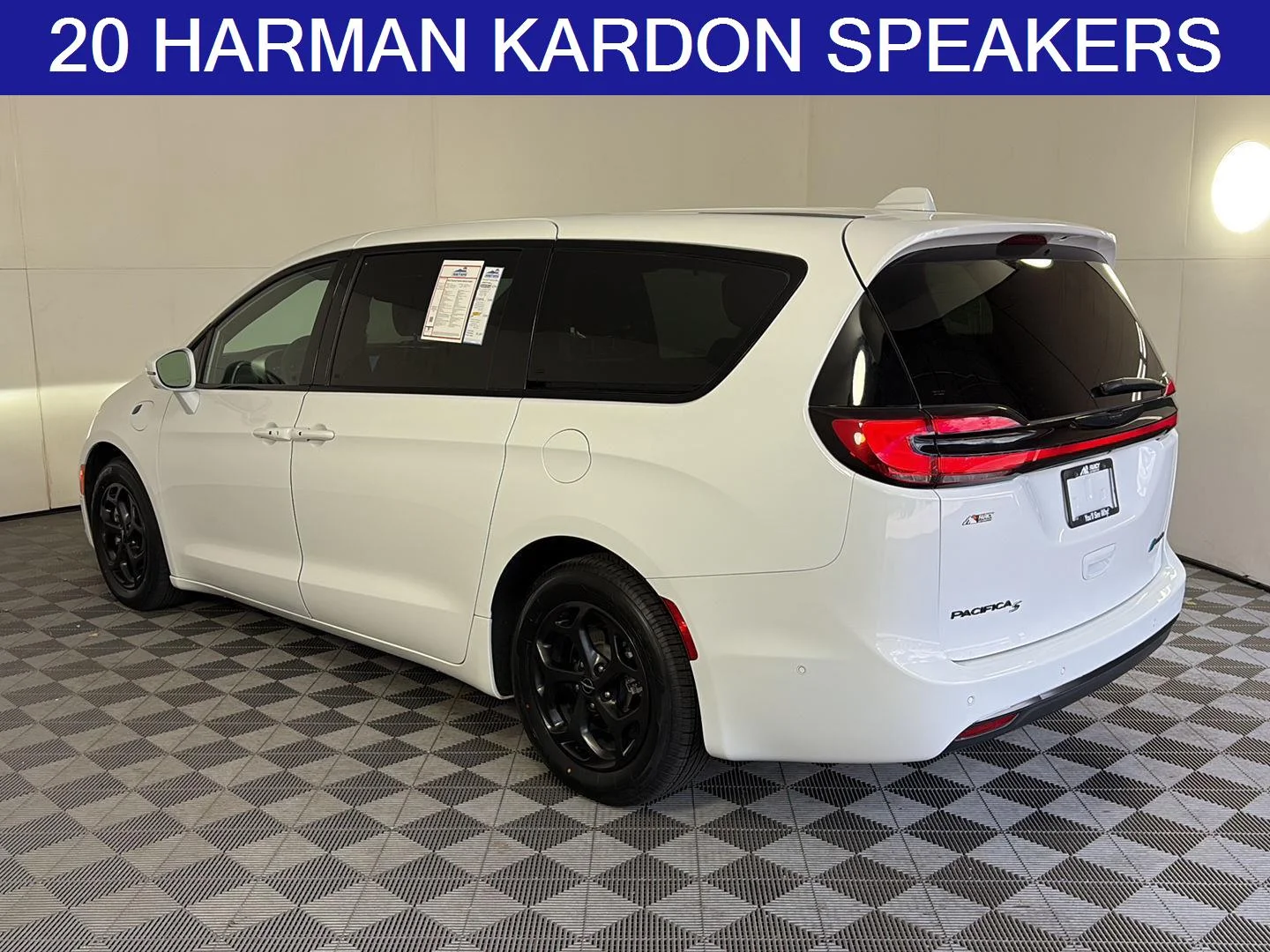 Used 2022 Bright White Clearcoat Chrysler Hybrid Limited image 7