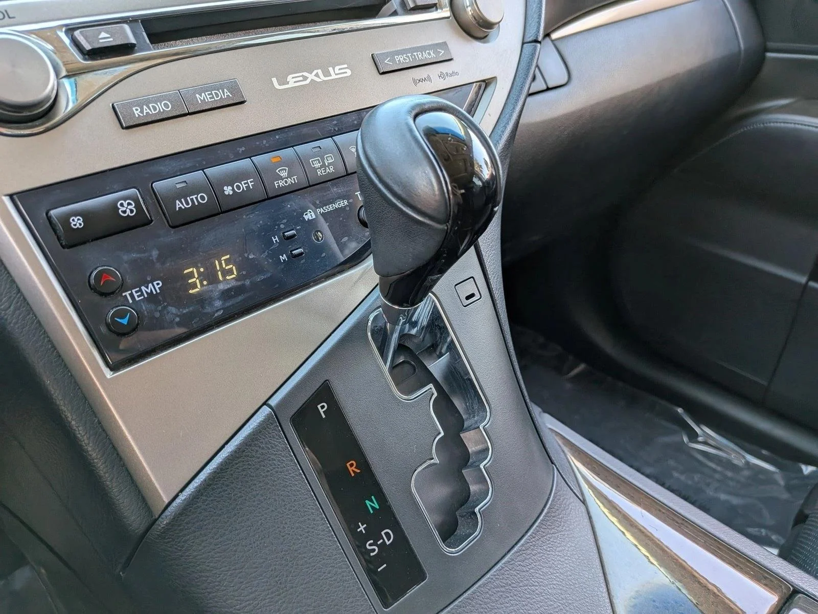 Used 2015 Silver Lining Metallic Lexus  image 15