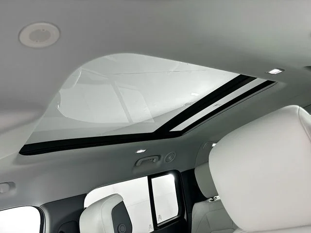 Certified Used 2025 Fuji White Land Rover S image 14