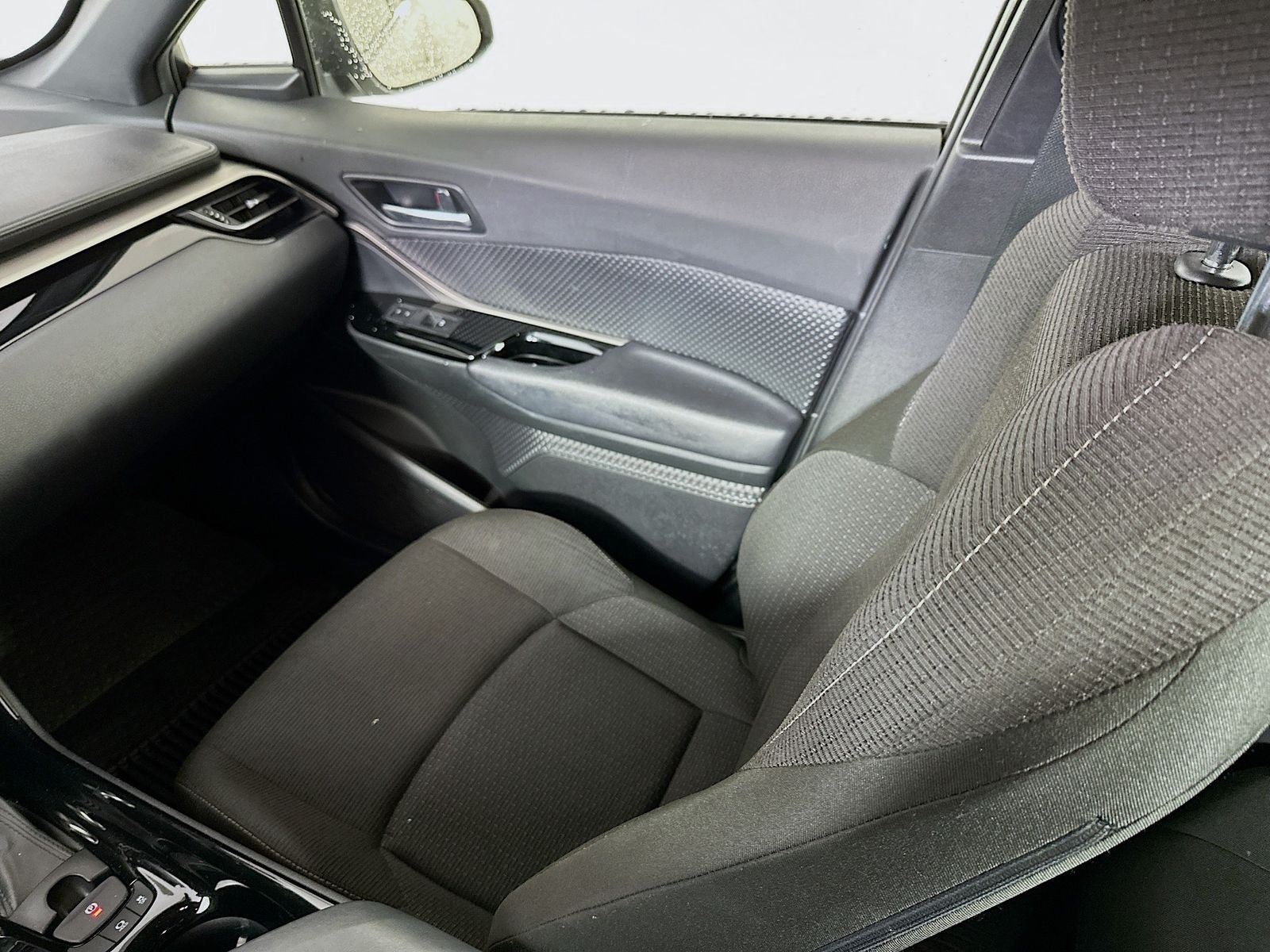 Used 2019 Blizzard Pearl Toyota XLE image 22