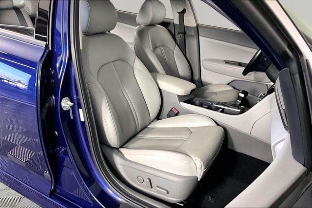 Used 2017 Blue Kia EX image 26