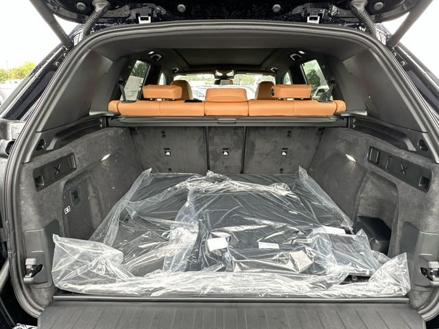 New 2026 Black BMW sDrive40i image 21