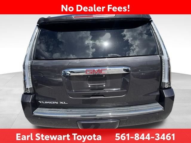 Used 2017 Silver GMC Denali image 5