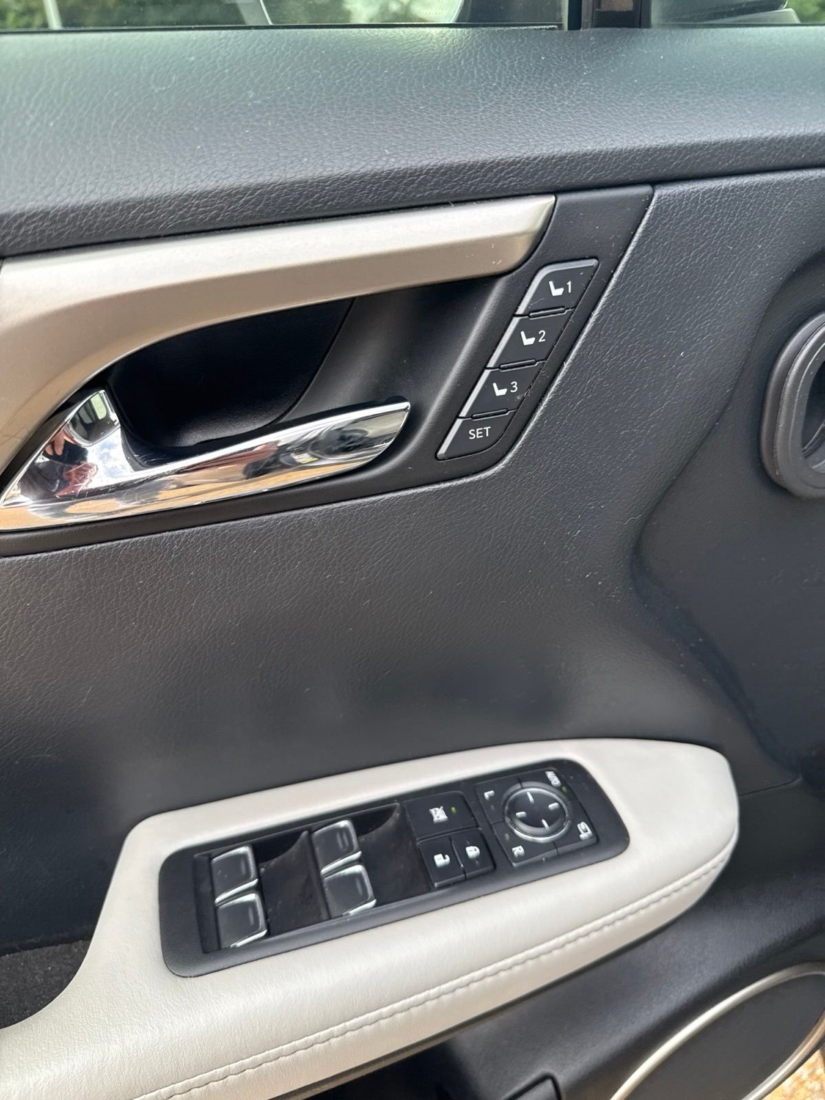 Used 2017 Gray Lexus 350 image 4