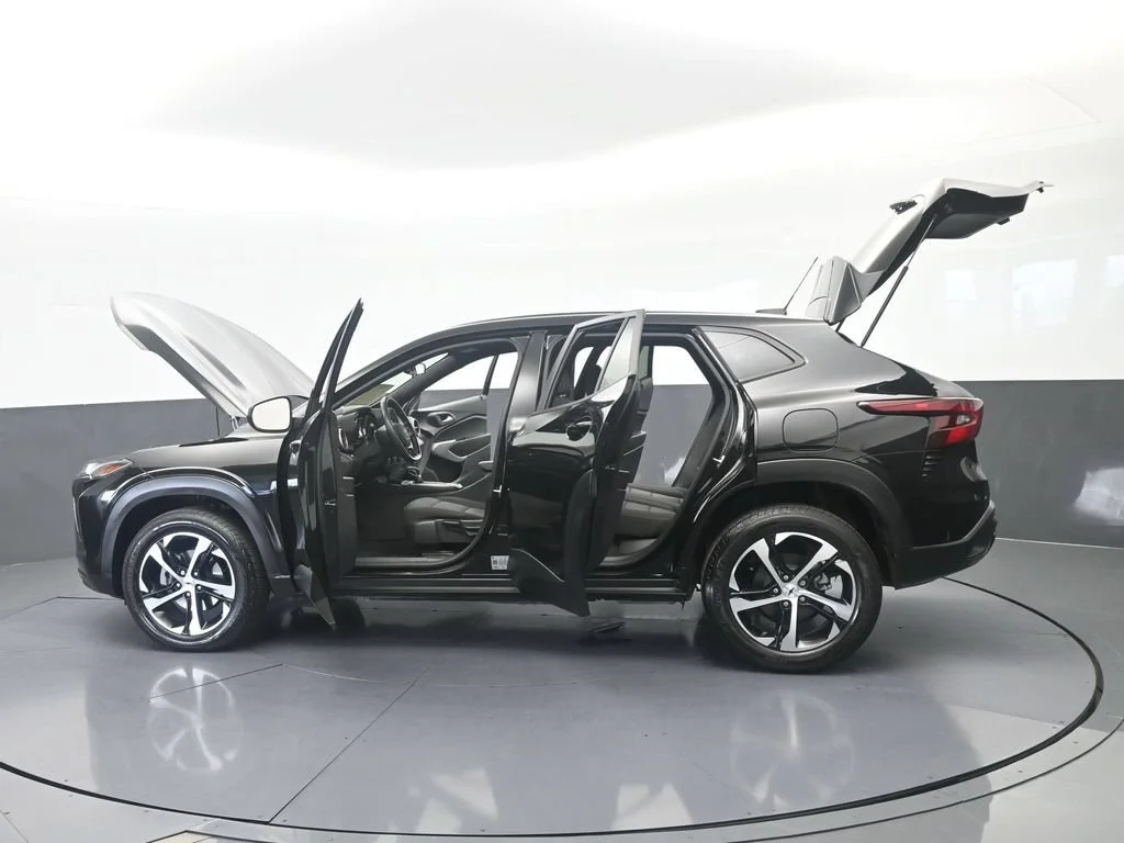 Used 2025 Mosaic Black Metallic Chevrolet 1RS image 68