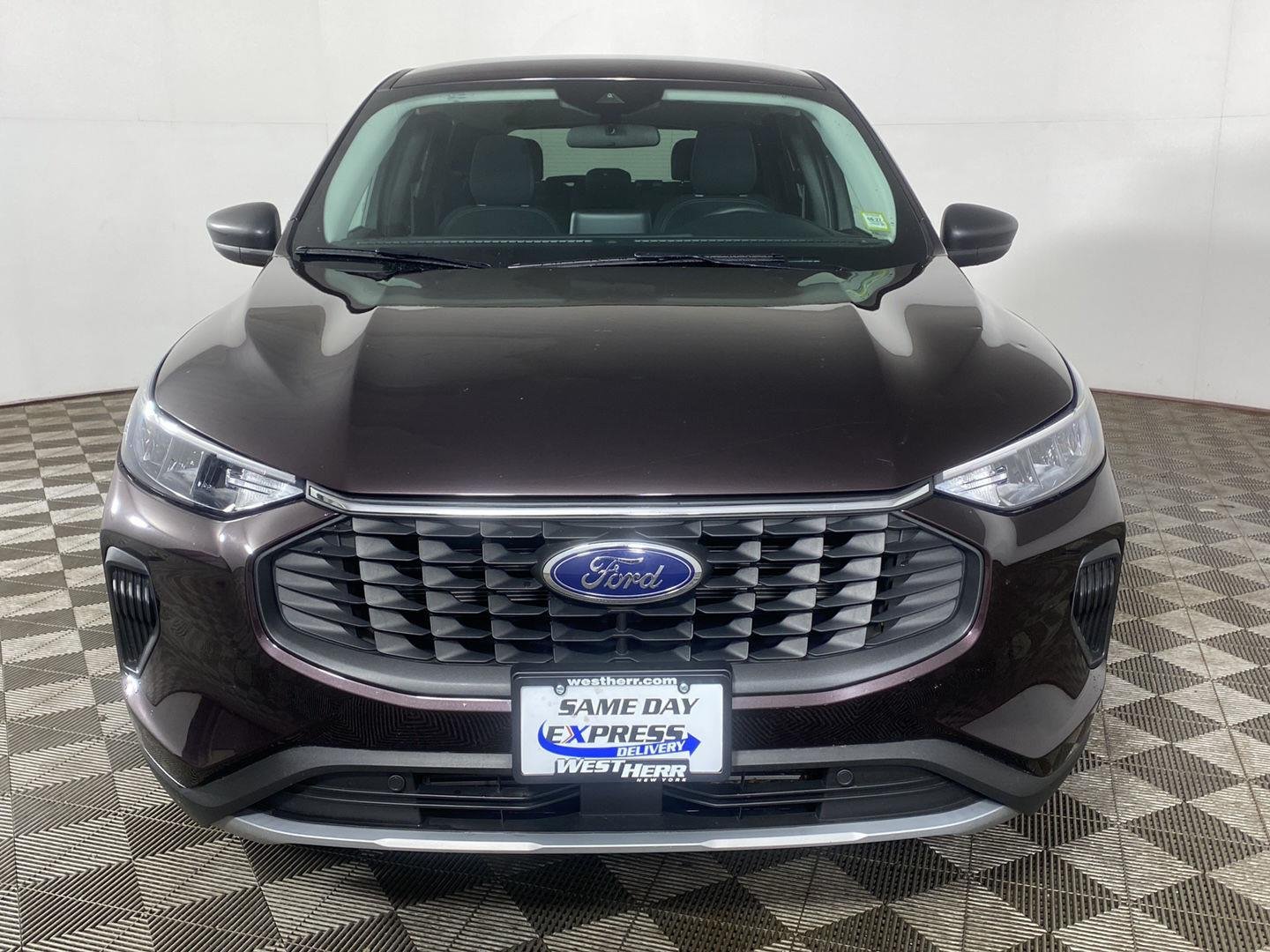 Used 2023 Cinnabar Red Ford Active image 25