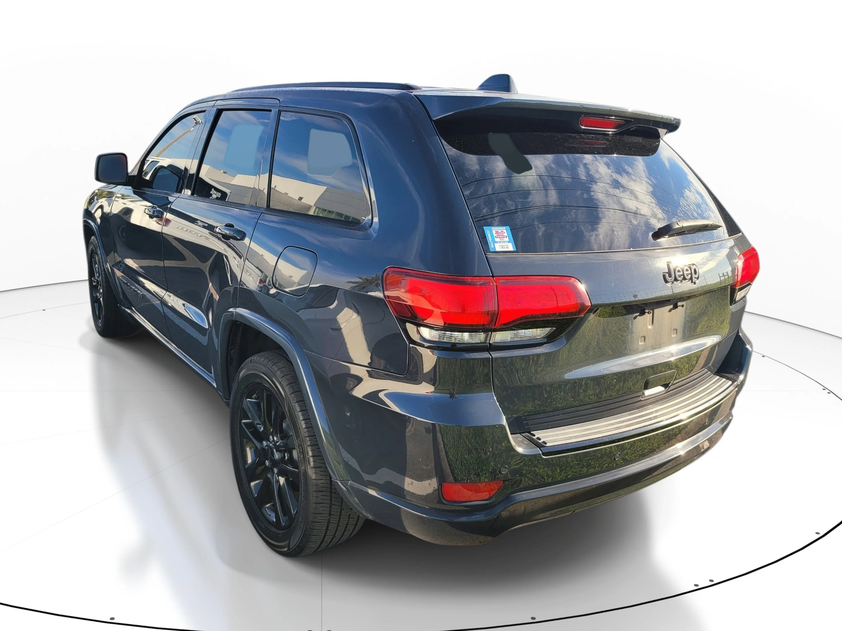 Used 2018 Rhino Clearcoat Jeep Altitude image 5