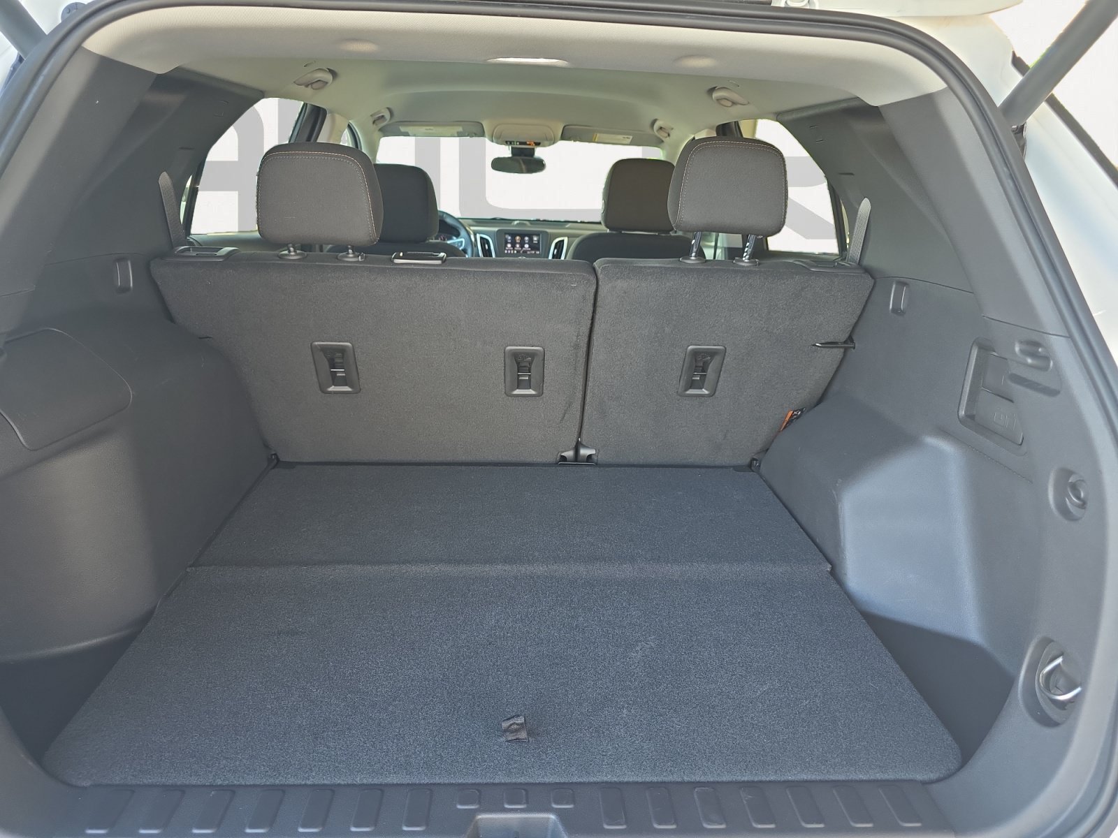 Used 2024 Summit White Chevrolet LT image 10