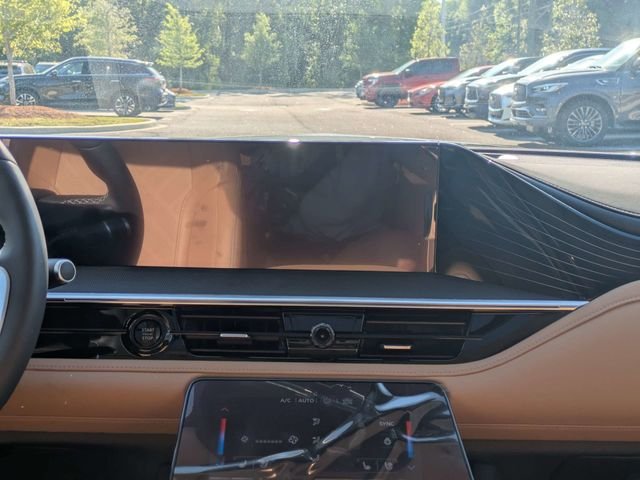 New 2026 RADIANT WHITE INFINITI Luxe 2WD image 19