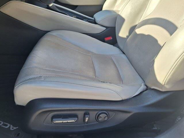 Used 2023 Platinum White Pearl Honda Touring image 12