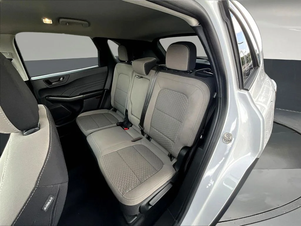 Certified Used 2022 White Ford SE image 25
