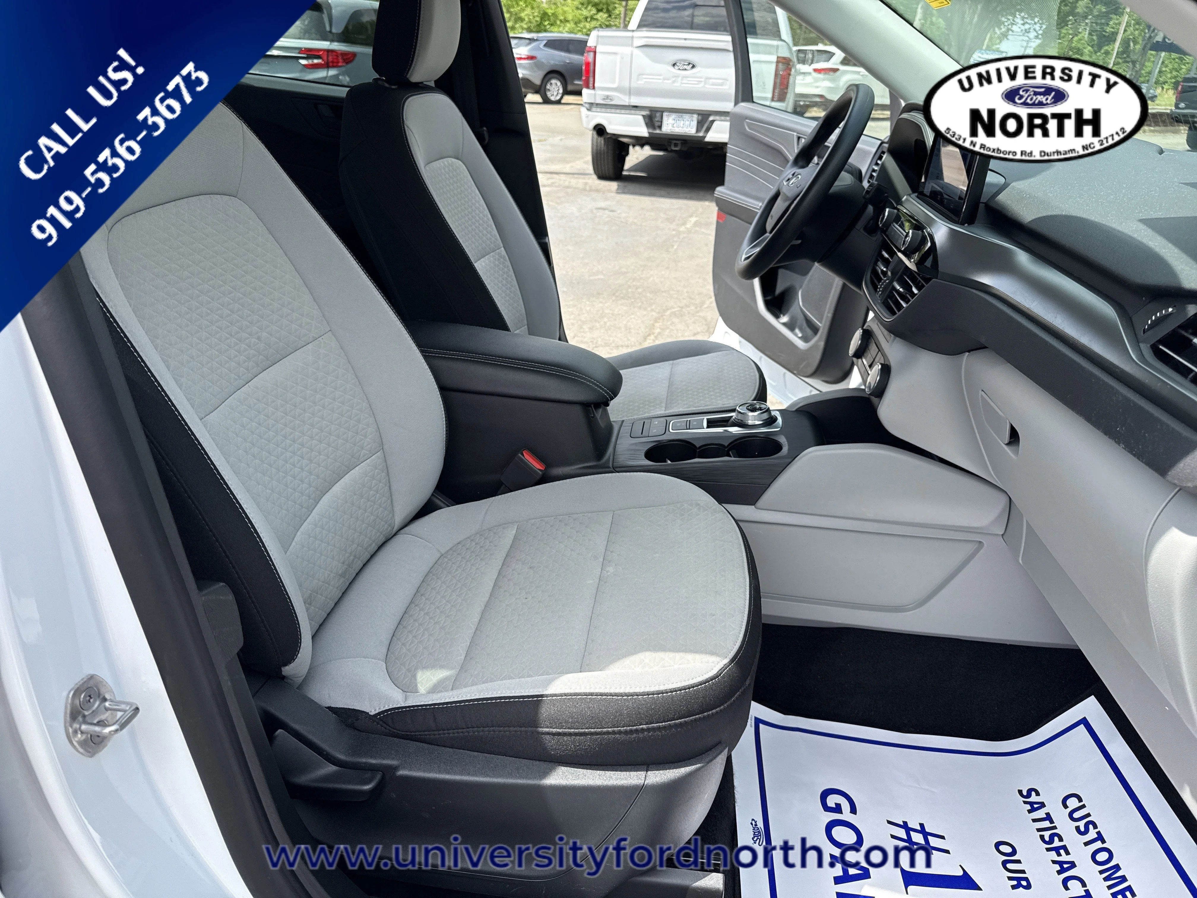 Used 2025 Oxford White Ford Active image 32