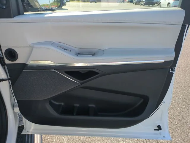 Used 2025 White Lincoln Reserve image 35