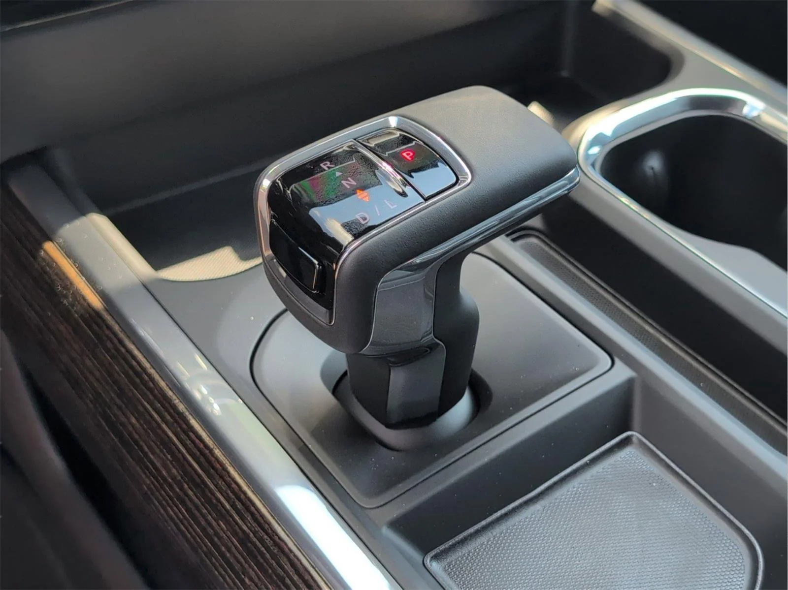 New 2026 Sterling Metallic GMC Elevation image 21