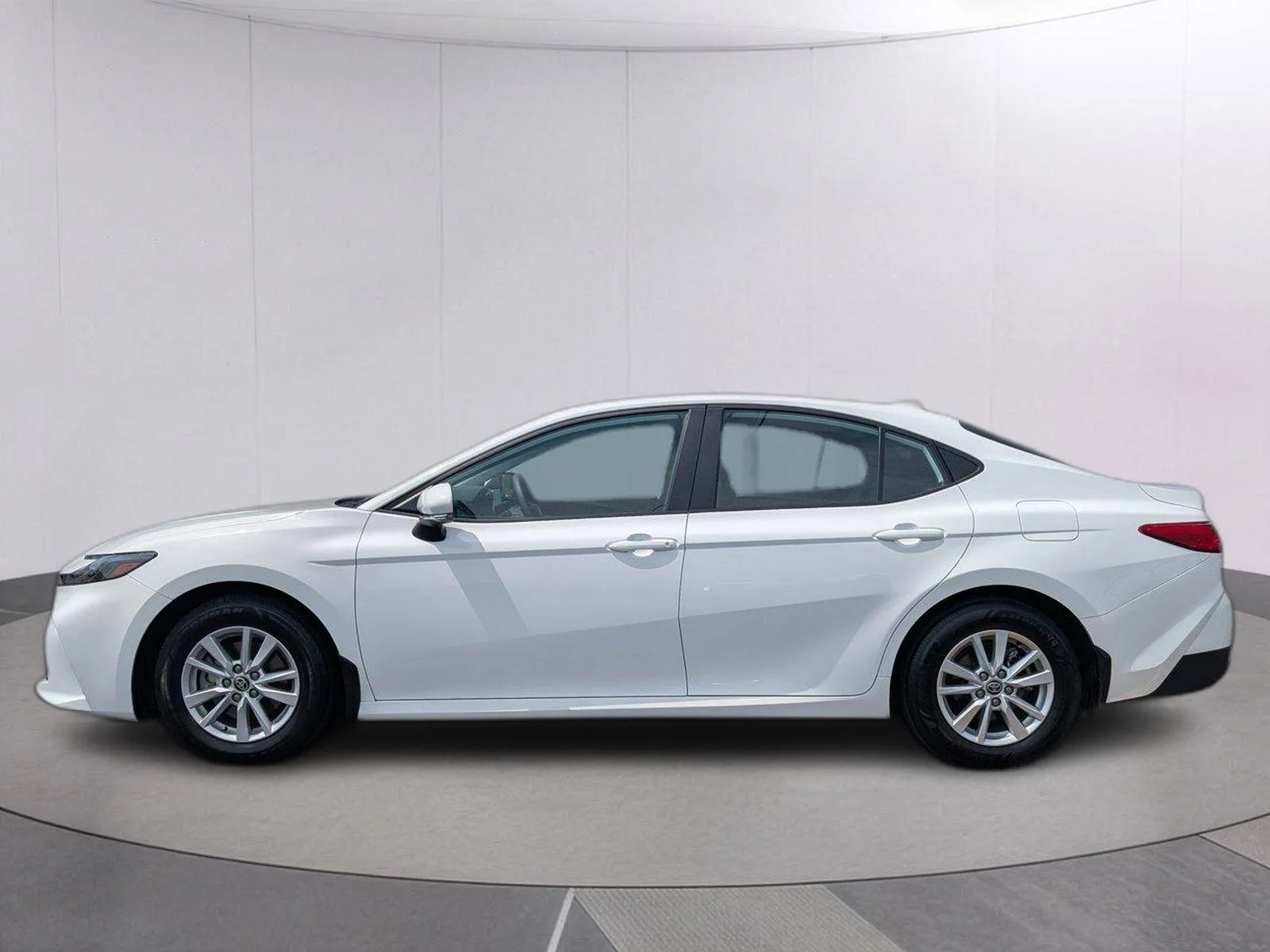 Used 2025 Ice Cap Toyota LE image 2