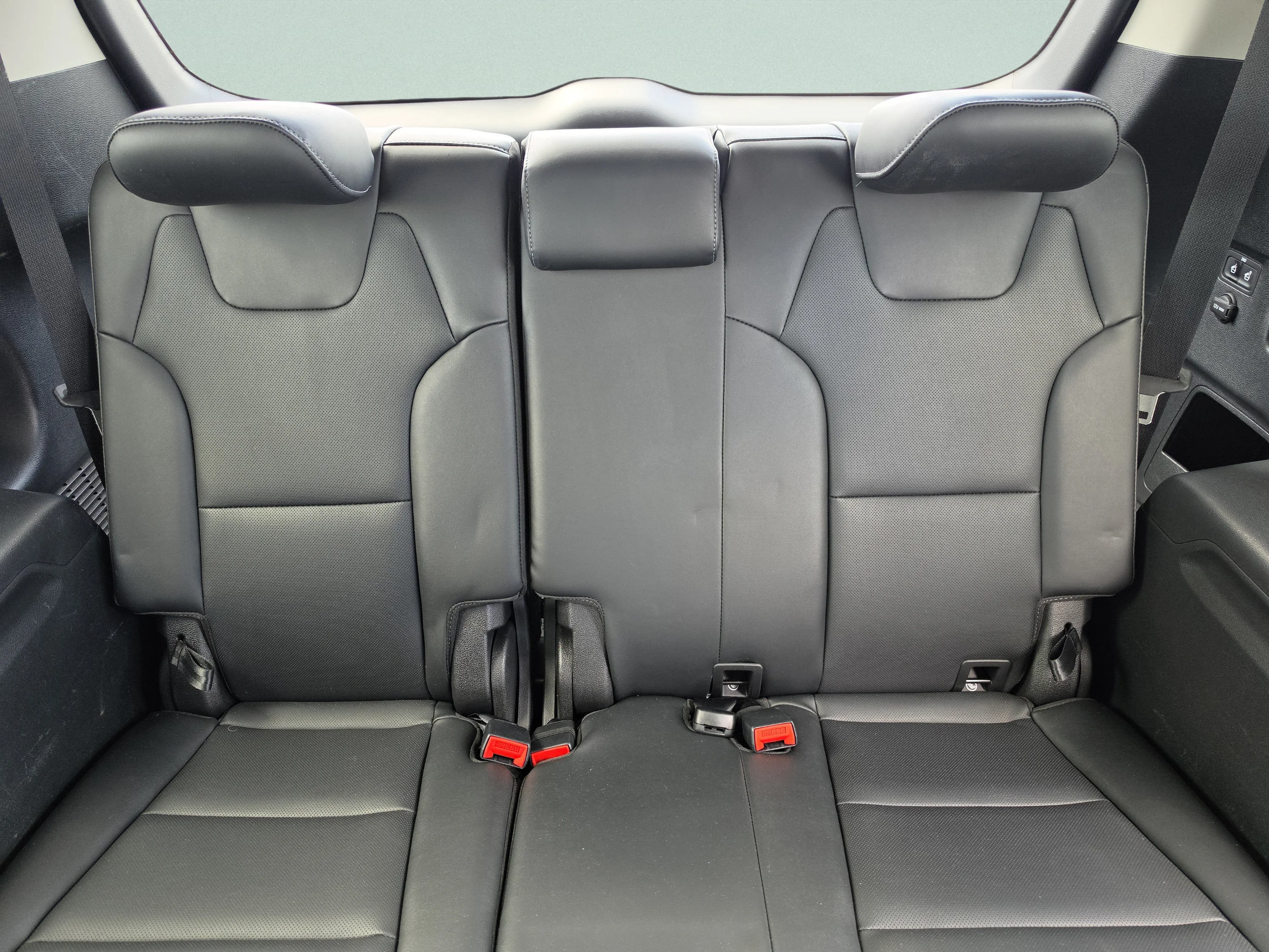 Used 2022 Everlasting Silver Kia EX image 22