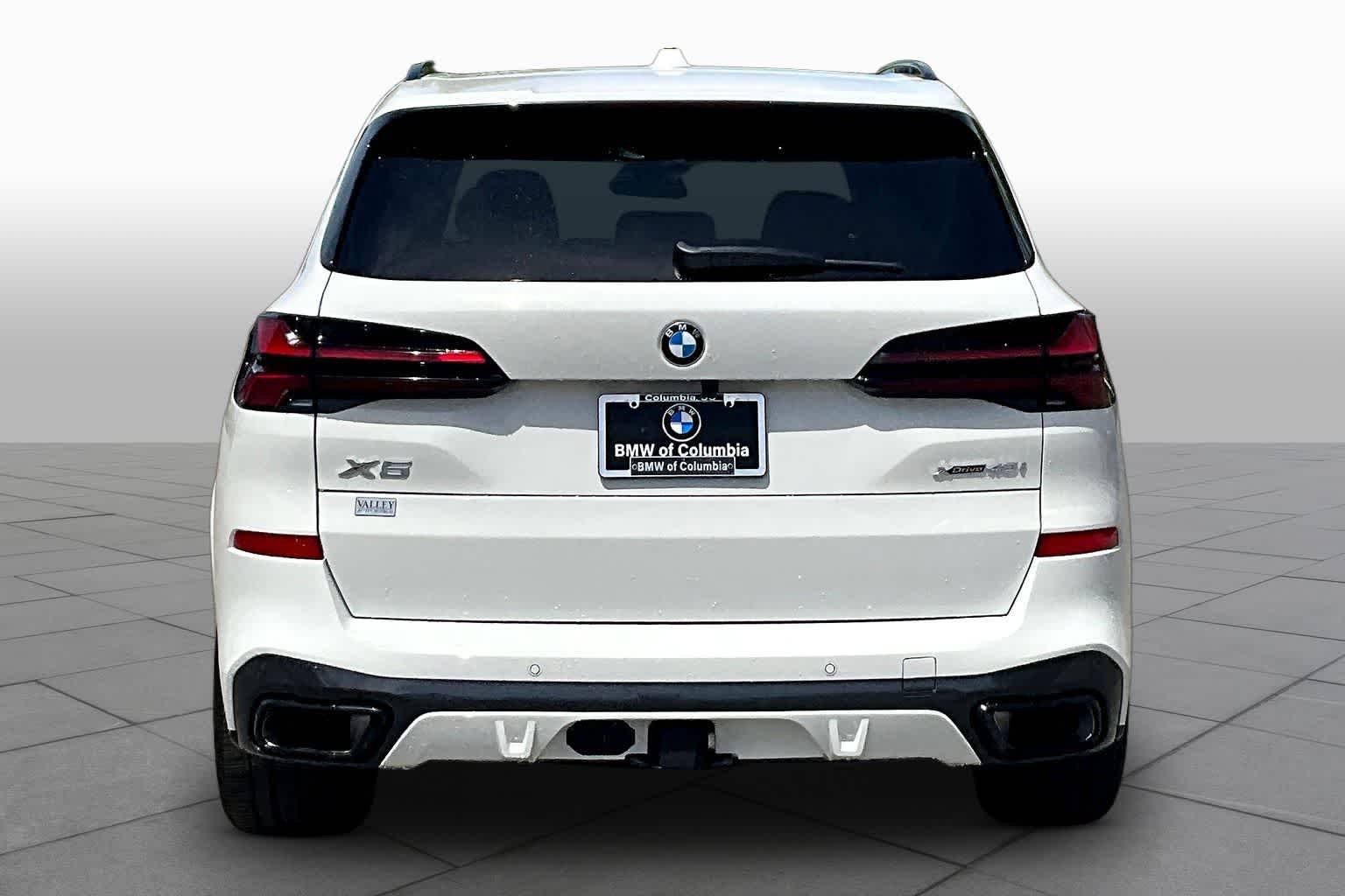 Used 2026 Alpine White BMW xDrive40i image 4
