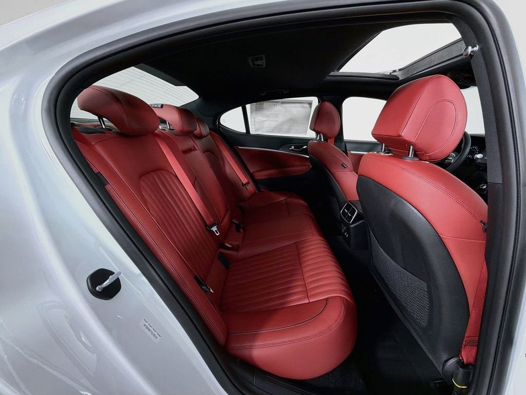 New 2026 Uyuni White Genesis 3.3T Sport Prestige image 29