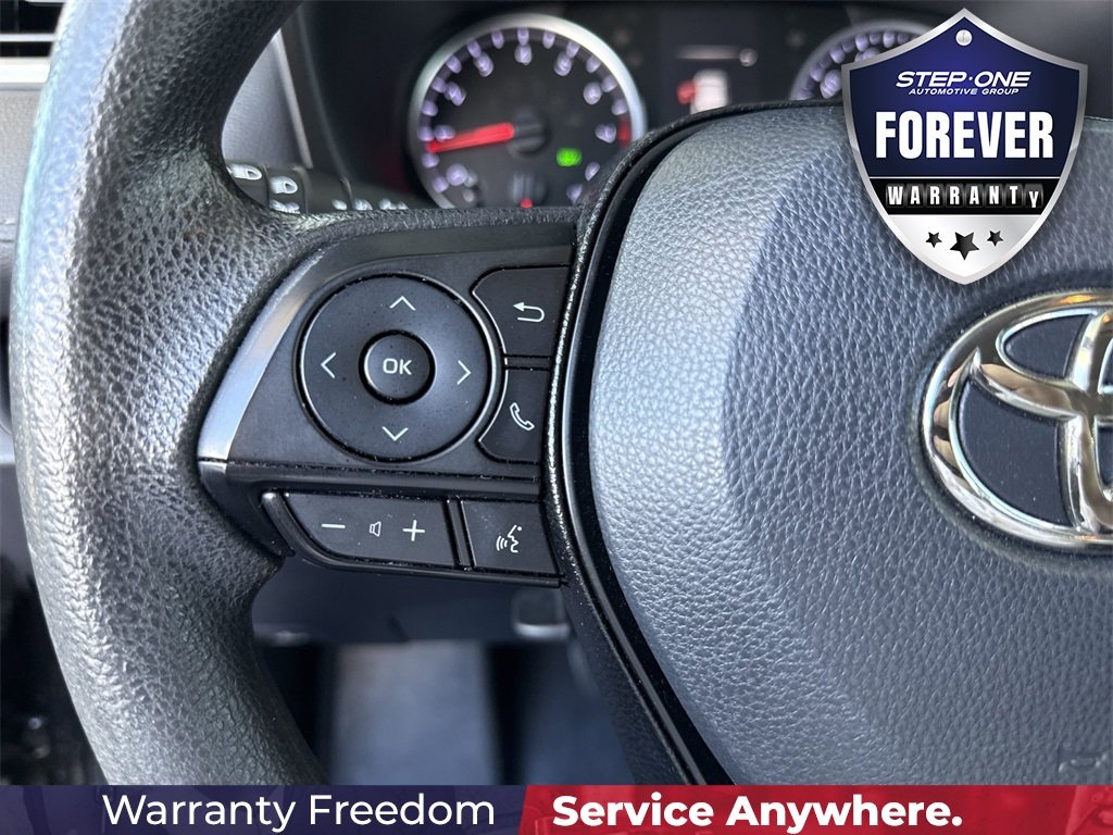 2019 Toyota RAV4 XLE photo 4