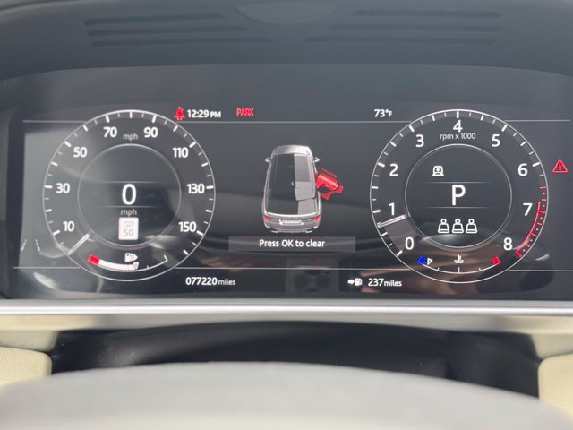 Used 2018 Yulong White Metallic Land Rover HSE image 25