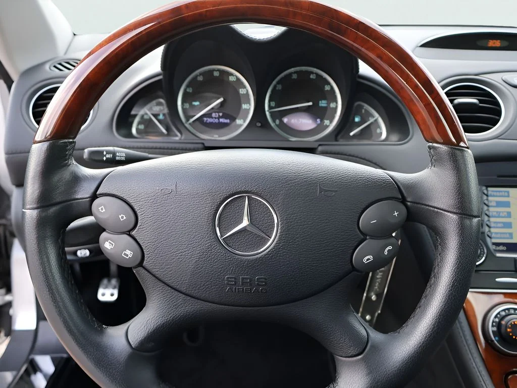 Used 2008 Iridium Silver Metallic Mercedes-Benz SL 550 image 31