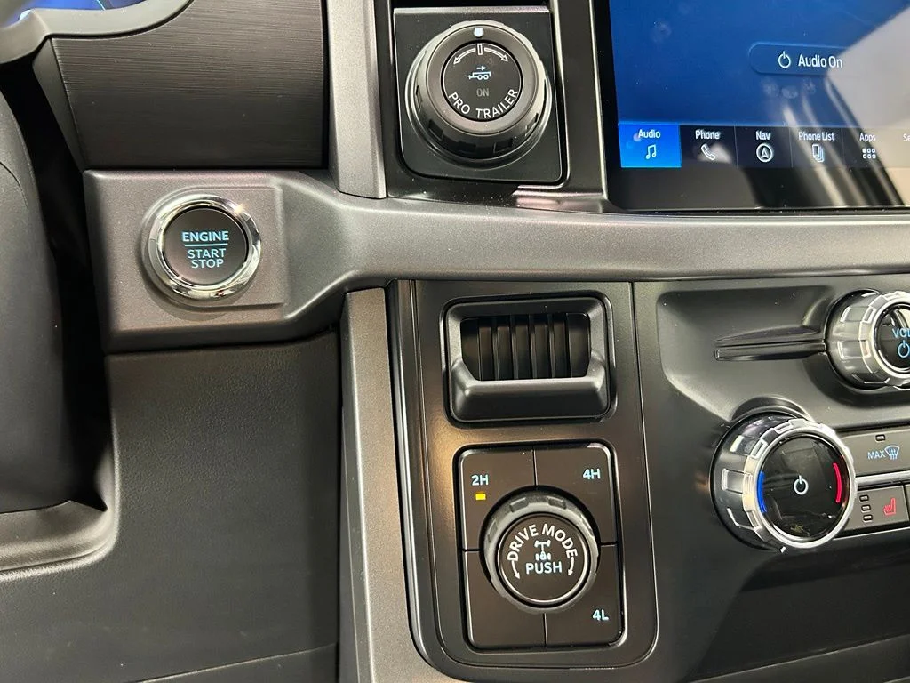New 2026 Carbonized Gray Metallic Ford XLT image 18
