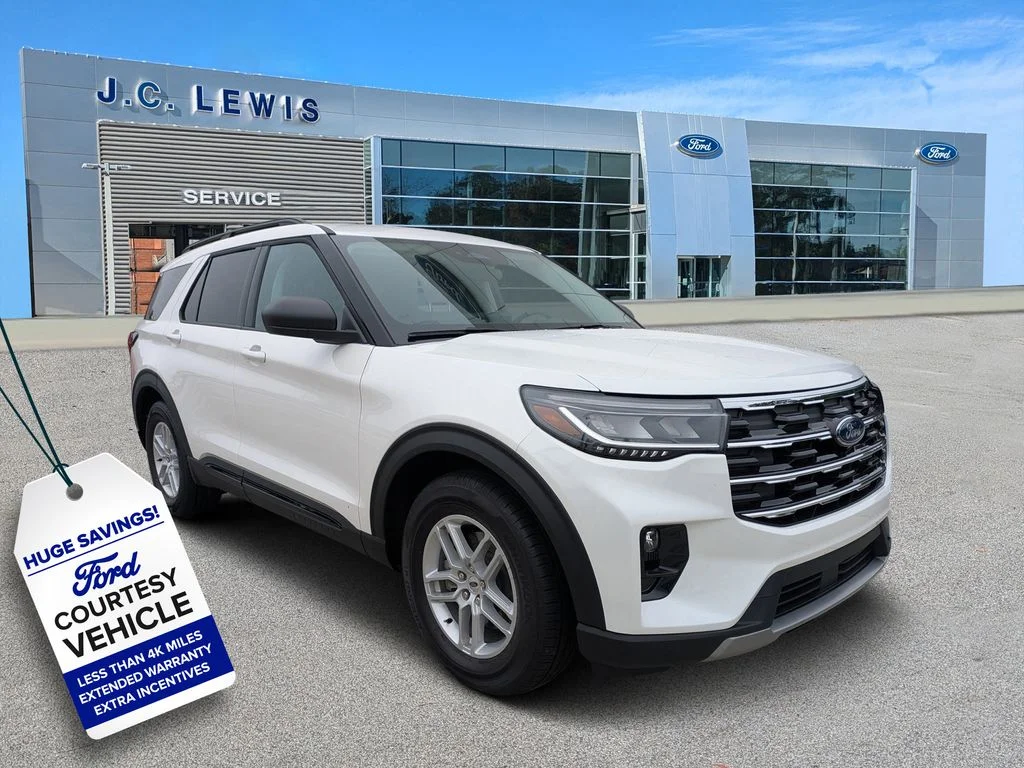 New 2026 Star White Metallic Tri-Coat Ford Active image 1