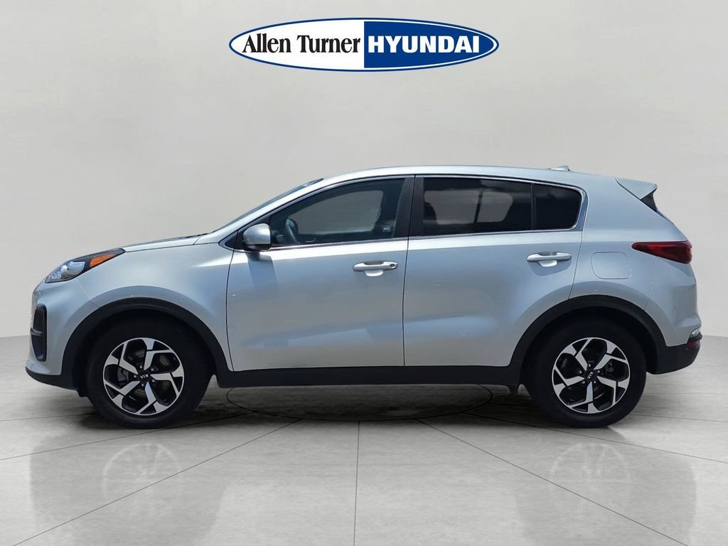 Used 2022 Sparkling Silver Kia LX image 5