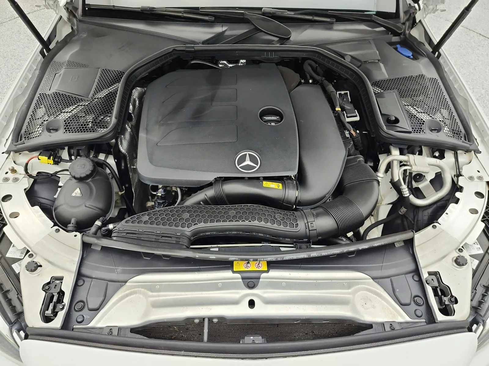 Used 2021 Polar White Mercedes-Benz C 300 Sedan image 17