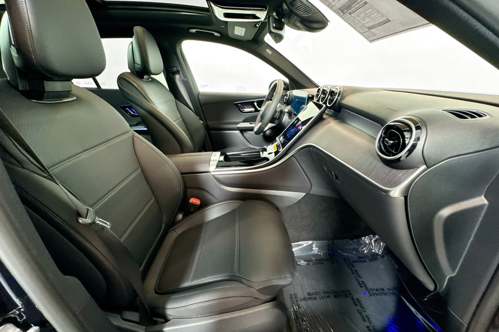 New 2026 Black Mercedes-Benz GLC 300 image 25