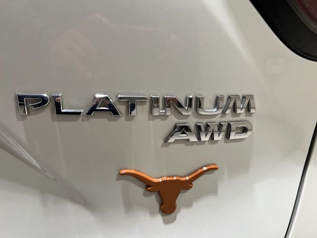 Used 2020 White Nissan Platinum image 27
