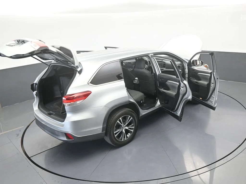 Used 2019 Celestial Silver Metallic Toyota LE image 65
